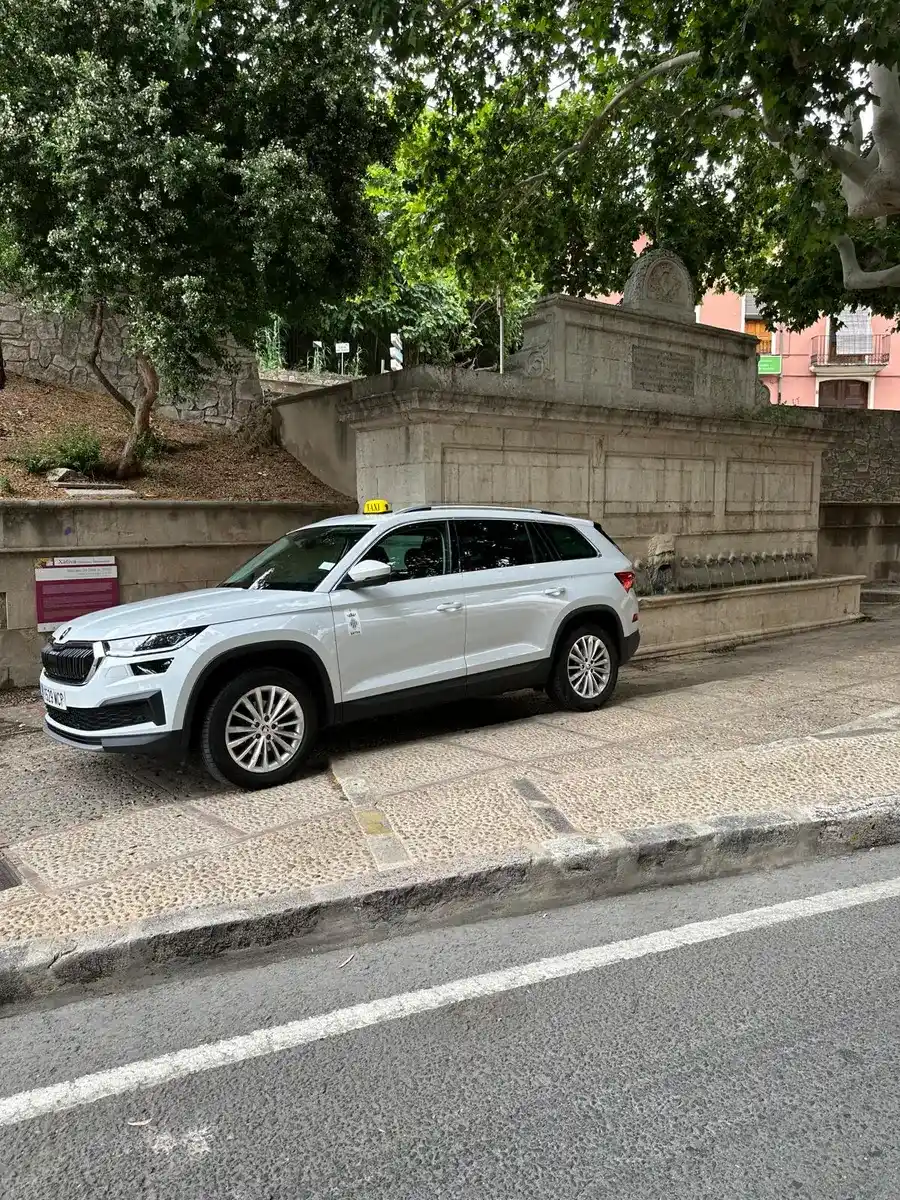 Taxi Xàtiva en la Font dels 25 Gorgs
