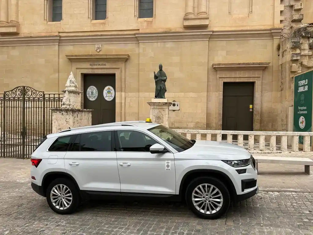 Taxi Xàtiva en la Seu de Xàtiva